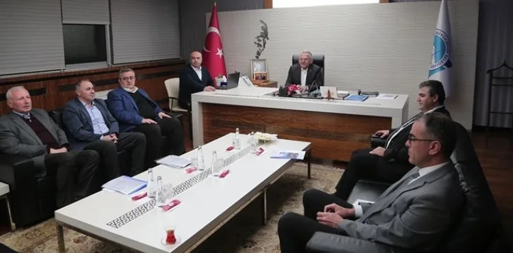 BAŞKAN BÜYÜKKILIÇ’TAN KAYSERİ İÇİN KURMAYLARI İLE GECE MESAİSİ