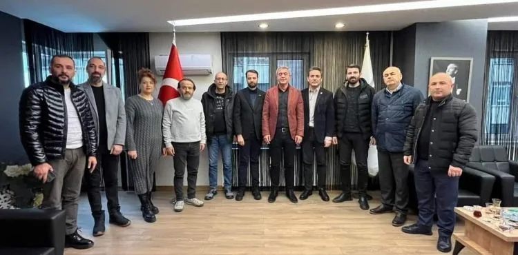 KENT MEYDANLARINDA 3 GÜN GEZSENİZ TURİSTE RASTLAMIYORSUNUZ