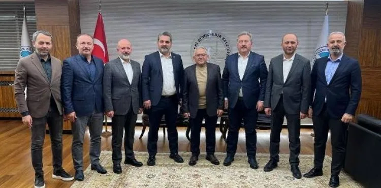 BAŞKAN BÜYÜKKILIÇ, SABAHIN İLK SAATLERİNDEN GECE YARISINA KADAR İŞ BAŞINDA