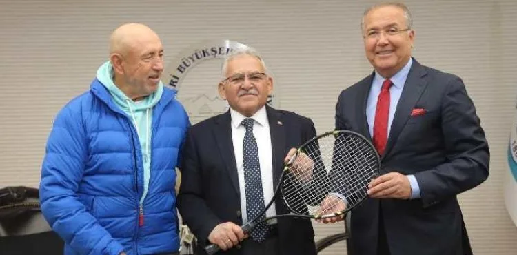 BAŞKAN BÜYÜKKILIÇ, TÜRKİYE TENİS FEDERASYONU BAŞKANI DURMUŞ İLE SPOR ŞEHRİ KAYSERİ’YE YAKIŞACAK PROJELERİ İSTİŞARE ETTİ