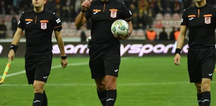 Başakşehir- Kayserispor maçını Oğuzhan Çakır yönetecek