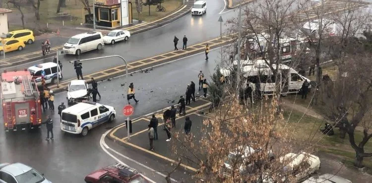 Fuzuli Caddesinde meydana gelen kazada 1’i ağır 7 yaralı