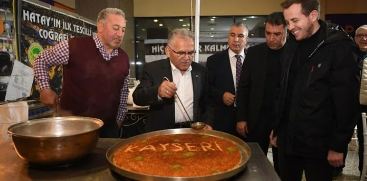 BAŞKAN BÜYÜKKILIÇ, YÖRESEL ÜRÜNLER FUARI’NDA ESNAF VE VATANDAŞLARLA BULUŞTU