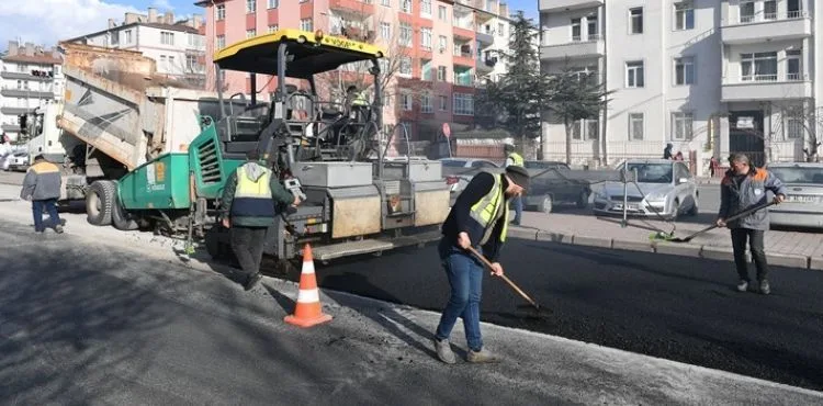 BÜYÜKŞEHİR’DEN ZİYA GÖKALP MAHALLESİ’NE 3.3 MİLYON TL’LİK SICAK ASFALT YATIRIMI