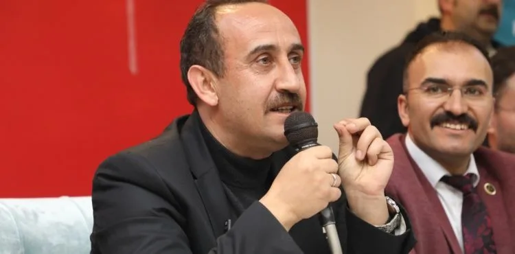 ATA TOPRAĞI İLMEK BAŞKANI BAĞRINA BASTI