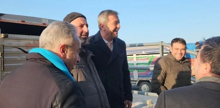 KAZIM YÜCEL CANLI HAYVAN PAZARINI GEZDİ