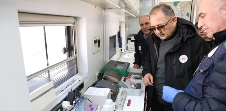 BAKAN MEHMET ÖZHASEKİ, MADEN SAHASINDAKİ LABORATUVARLARDA İNCELEME YAPTI