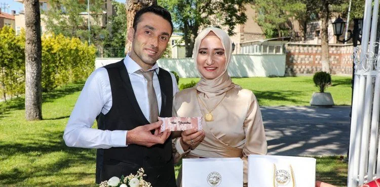 BAŞKAN YALÇIN’DAN ANLAMLI NİKAH HATIRASI 2 BİNİ AŞTI