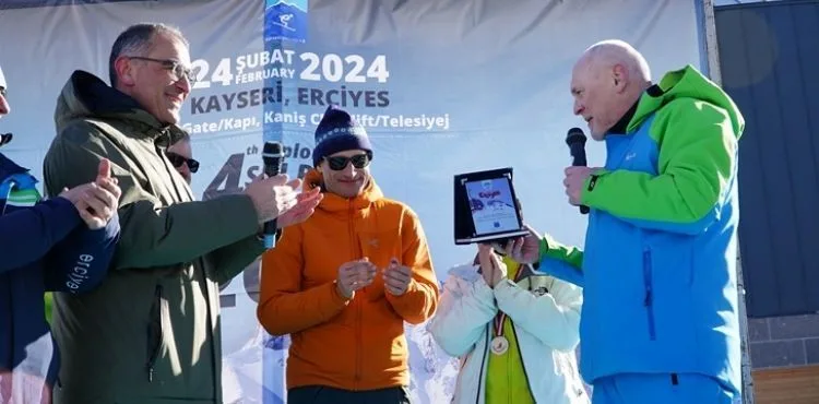 ERCİYES’TE HEYECAN DOLU DİPLOMATİK KAYAK VE SNOWBOARD YARIŞI