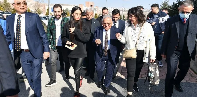 GENÇ DOSTU BAŞKAN, ÖĞRENCİLERLE BULUŞUYOR