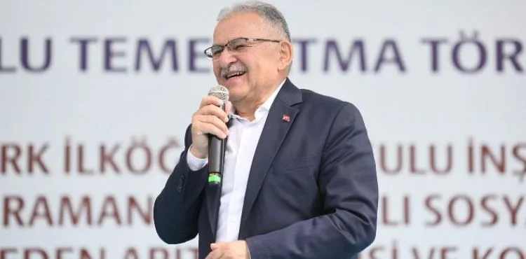 BAŞKAN BÜYÜKKILIÇ, FELAHİYE’DE TOPLU TEMEL ATMA TÖRENİNE KATILDI