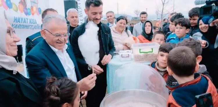 BAŞKAN BÜYÜKKILIÇ, YETİM ÇOCUKLARIN COŞKUSUNA ORTAK OLDU
