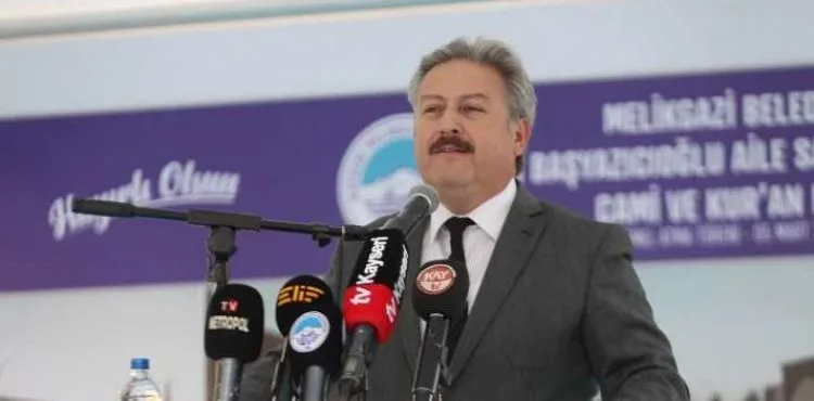 MELİKGAZİ HİZMETTE DUR DURAK BİLMİYOR