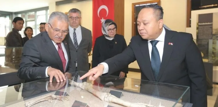 ENDONEZYA BÜYÜKELÇİSİ PURNAMA’DAN BAŞKAN BÜYÜKKILIÇ’A ZİYARET