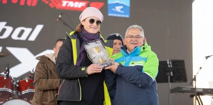 BAŞKAN BÜYÜKKILIÇ, TÜRKİYE’DE İLK KEZ GERÇEKLEŞEN DÜNYA SNOWCROSS ŞAMPİYONASI AÇILIŞ SEREMONİSİ’NE KATILDI
