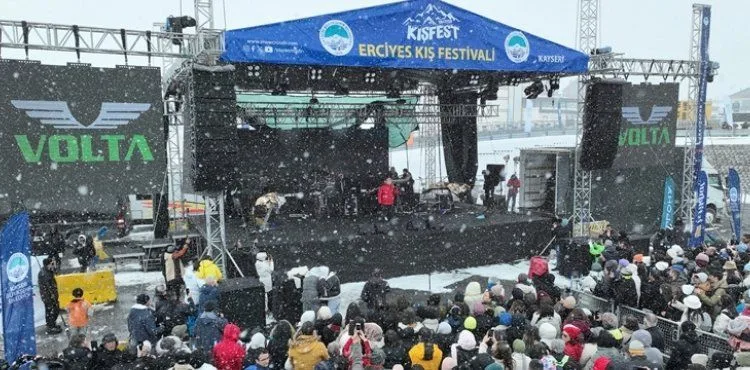 EN BÜYÜK KAR FESTİVALİ KIŞFEST’TE KAR ALTINDA “FERHAT GÖÇER” KONSERİ