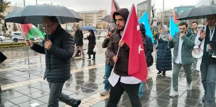 Hekimlerden Filistin için sessiz yürüyüş