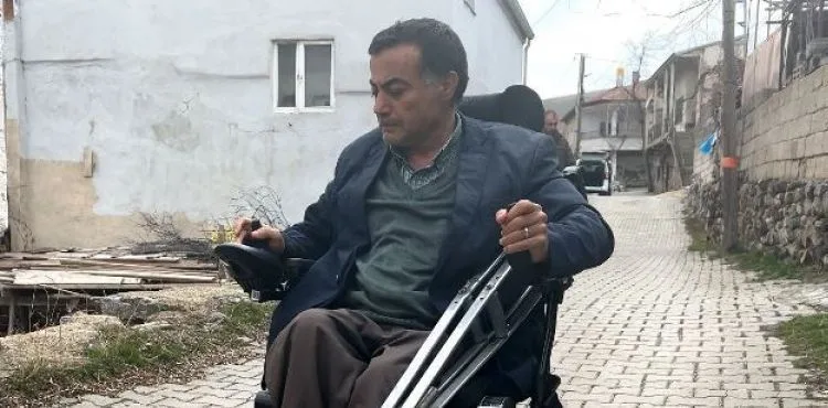 BAŞKAN BÜYÜKKILIÇ, AKÜLÜ TEKERLEKLİ SANDALYE İSTEYEN 57 YAŞINDAKİ VATANDAŞIN TALEBİNİ ANINDA YERİNE GETİRDİ