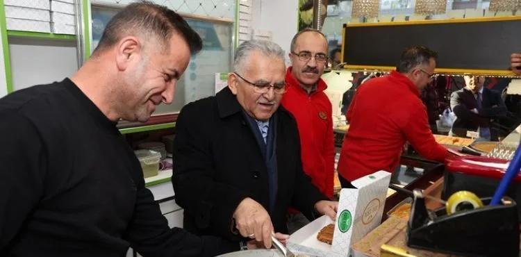 BAŞKAN BÜYÜKKILIÇ’A ESNAF VE VATANDAŞLARDAN SICAK VE SAMİMİ İLGİ