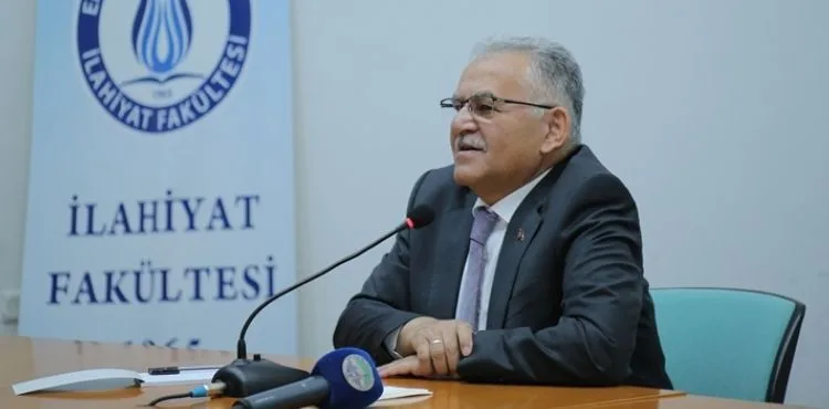 GENÇ DOSTU BAŞKAN, KAMPÜS BULUŞMALARI’NDA ÖĞRENCİLERLE BİR ARAYA GELDİ