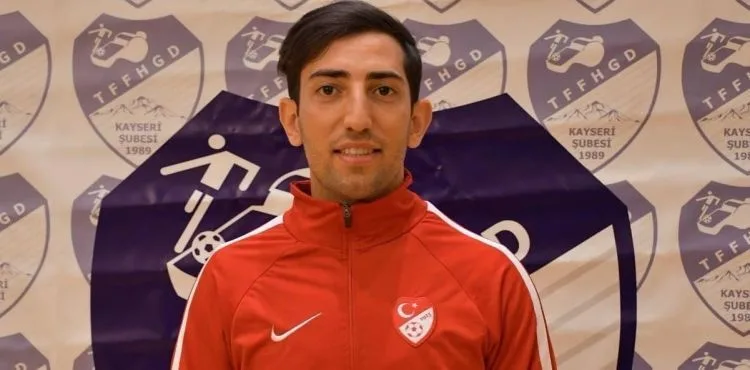 Kayseri TFFHGD şubesinden futbolcuya ilk müdahalede bulunan hakeme tebrik