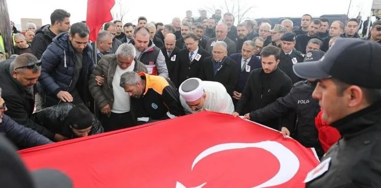 Şehit polis memuru İlker Duran son yolculuğuna uğurlandı