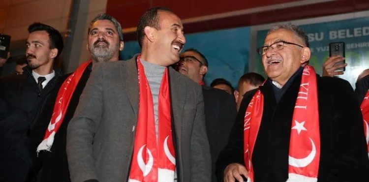 BAŞKAN BÜYÜKKILIÇ’A İNCESU’DA MEŞALELİ, COŞKULU KARŞILAMA