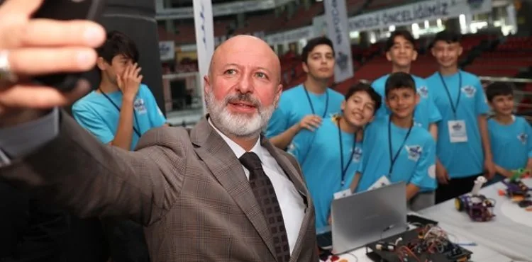 BAŞKAN ÇOLAKBAYRAKDAR, “GENÇLERE YÖNELİK PROJELERİMİZ, TÜRKİYE’DE SES GETİRECEK”