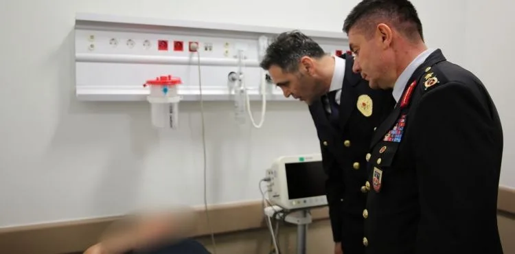 Feci kazada yaralanan jandarma personelleri ziyaret edildi
