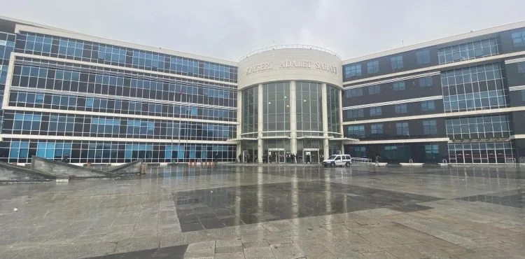 Eşini kendisine şiddet uyguladığı gerekçesiyle öldüren kadının yargılanmasına başlandı