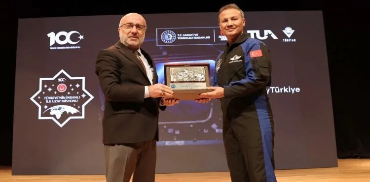 Türkiye’nin İlk Astronotu Gezeravcı, KAYÜ'de Öğrencilerle Buluştu