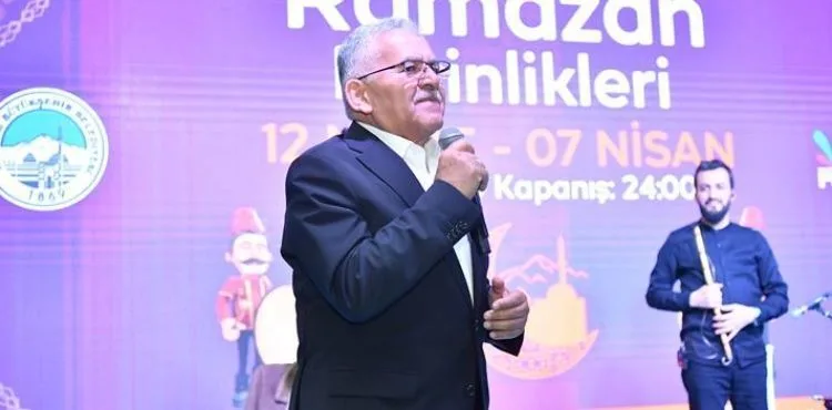 BAŞKAN BÜYÜKKILIÇ’TAN “UZUN İNCE BİR YOLDAYIM” PERFORMANSI