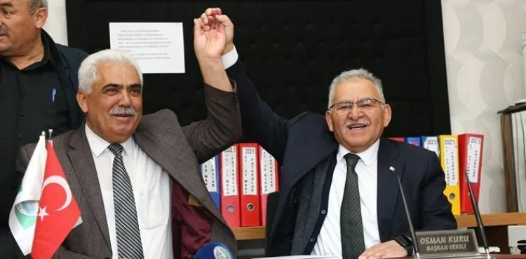 BAŞKAN BÜYÜKKILIÇ’TAN OTOBÜSÇÜLER ESNAF ODASI ÜYELERİNE: “BİR AİLE GİBİYİZ”