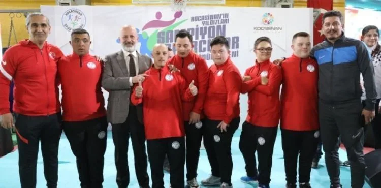 BAŞKAN ÇOLAKBAYRAKDAR, DÜNYA İKİNCİSİ OLAN KOCASİNAN’IN ÖZEL SPORCUSUNU TEBRİK ETTİ
