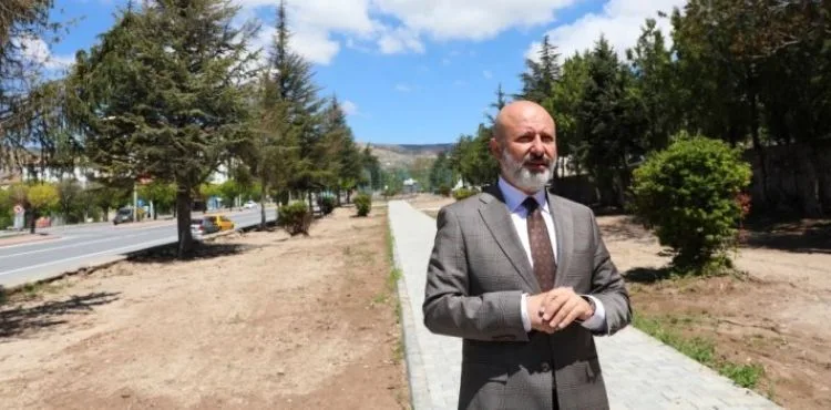BAŞKAN ÇOLAKBAYRAKDAR, “ÇOCUKLARIN HAYALİNİ SÜSLEYEN ÖRNEK PARKLAR YAPIYORUZ”