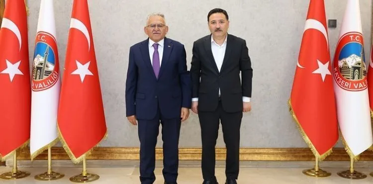 MAZBATASINI ALAN BAŞKAN BÜYÜKKILIÇ, İLK ZİYARETİNİ VALİ ÇİÇEK’E YAPTI