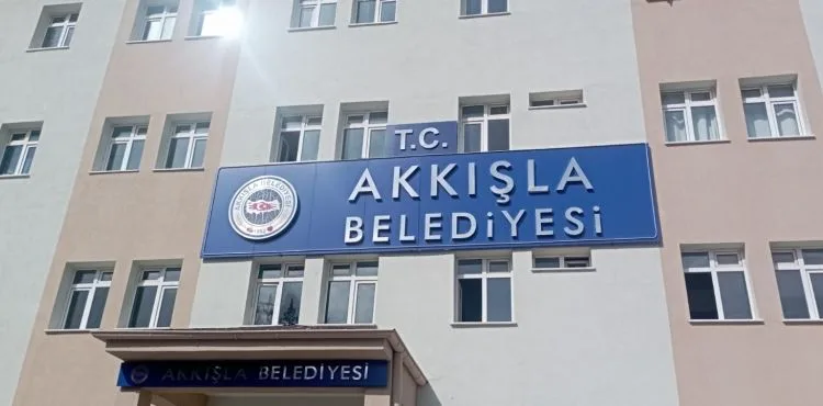 CHP’li Başkan Mustafa Dursun’un ilk icraatı T.C. ibaresi asmak oldu