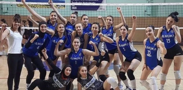Kayseri yıldızlar voleybol yaş grubu kızlar ve erkeklerde yarıfinalde