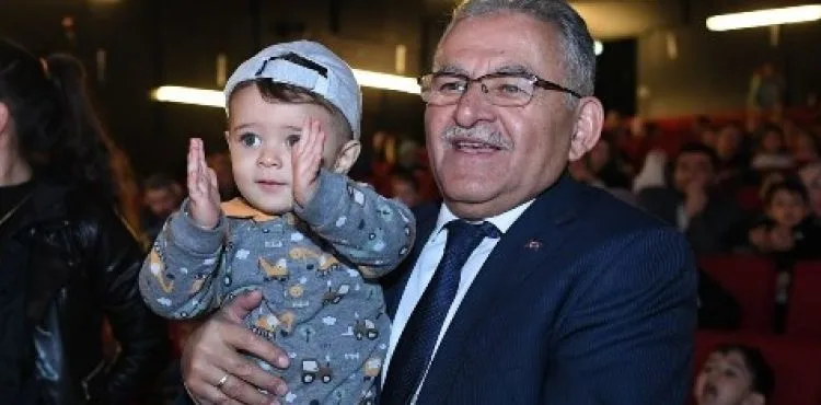 BAŞKAN BÜYÜKKILIÇ: “ÇOCUK KİTAP FUARI VE ŞENLİĞİ CUMA GÜNÜ BAŞLIYOR”