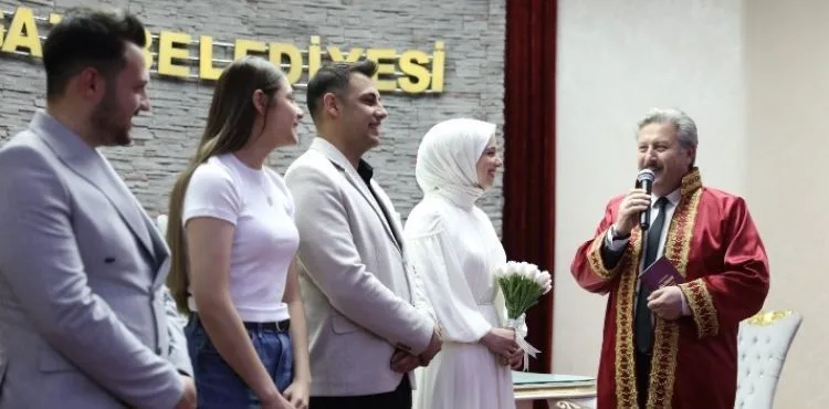 BAŞKAN PALANCIOĞLU, GENÇ ÇİFTE SÜRPRİZ YAPARAK NİKÂHLARINI KIYDI