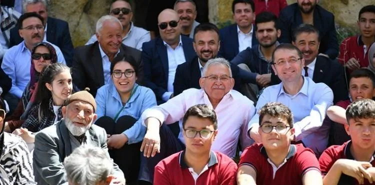 VALİ ÇİÇEK VE BAŞKAN BÜYÜKKILIÇ, TURİZM HAFTASI’NI ERDEMLİ VADİSİ’NDE GENÇLERLE KUTLADI