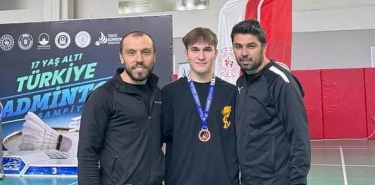 Badmintoncu Hasan Can Türkiye üçüncüsü oldu