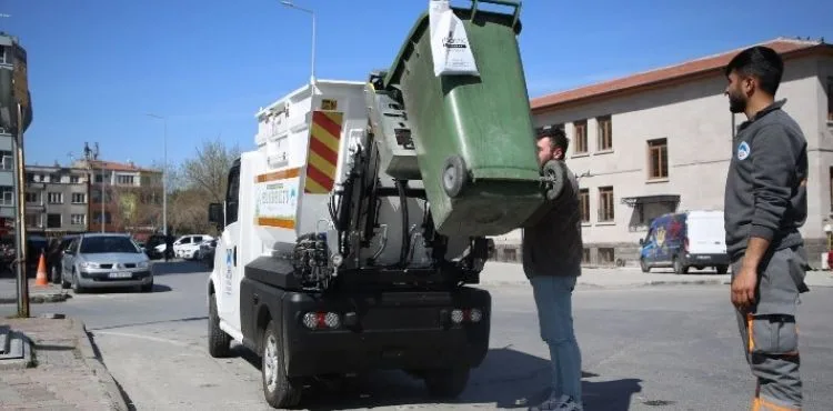MELİKGAZİ AB FONU İLE ELEKTRİKLİ ÇÖP TOPLAMA ARACI SATIN ALDI