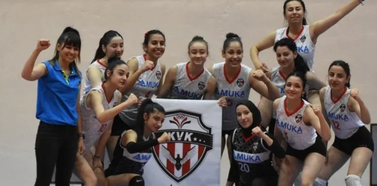 Kayseri kız ve erkek genç kategorisi voleybol takımları yarı finalde