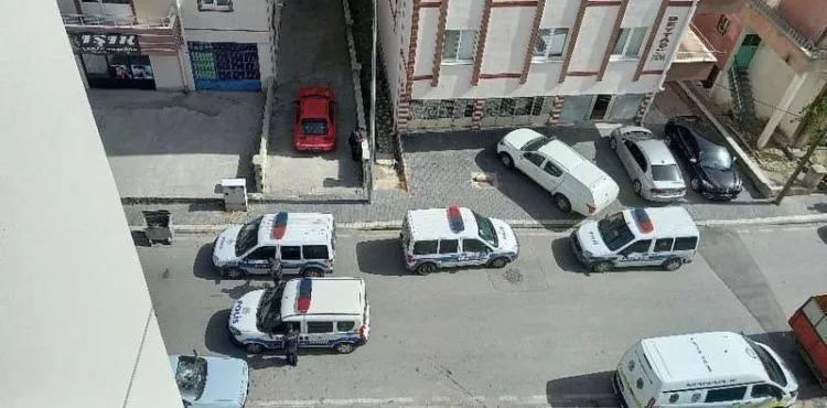 Aracını taşladığı şahsı bıçaklayarak öldürüp kaçan şüpheli yakalandı