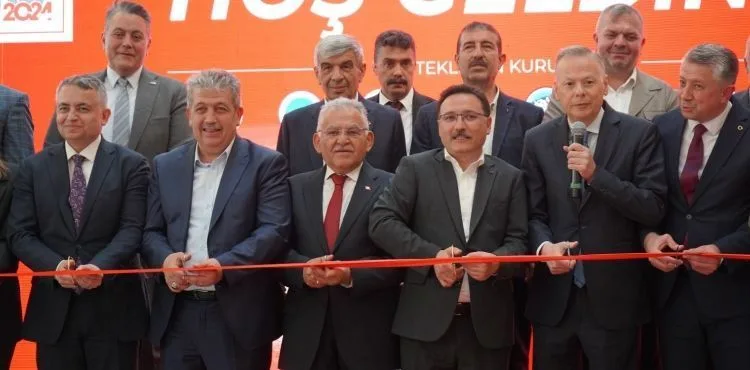 Kumsmall AVM Moda Show 2024 açılışı yapıldı
