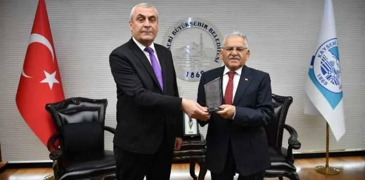 BAŞKAN BÜYÜKKILIÇ'A EĞİTİMCİLERDEN “TEŞEKKÜR” PLAKETİ
