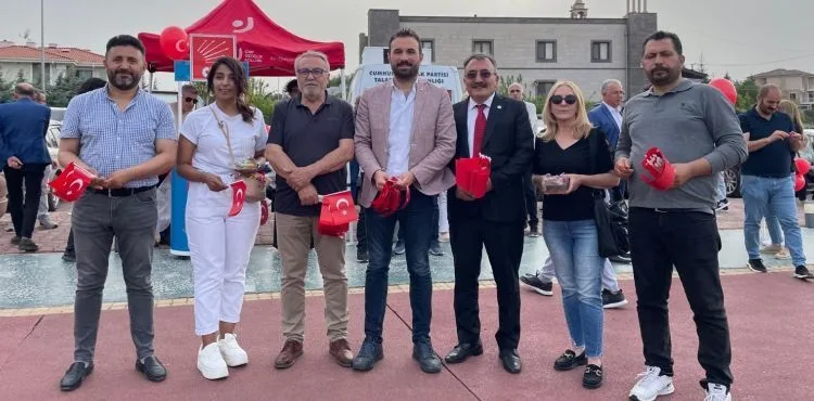 CHP Kayseri il yönetiminden 23 Nisan etkinliği