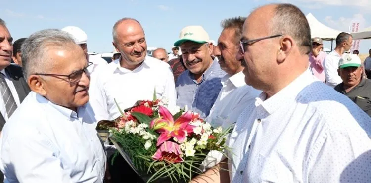 ÇİFTÇİNİN VE ÜRETENİN YANINDA OLAN KAYSERİ BÜYÜKŞEHİR, KIRSALIN DA BELEDİYESİ