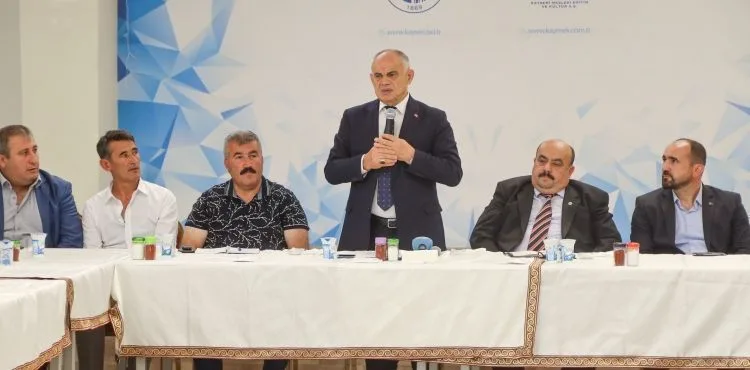 Yahyalı Belediye Başkanı Esat Öztürk, Mahalle Muhtarlarıyla İstişare Toplantısı Gerçekleştirdi